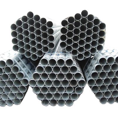 Los principales fabricantes ofrecen tubos de acero galvanizado corrugado de 600 mm de diámetro con tipo regular de espángulo y láminas de corte
