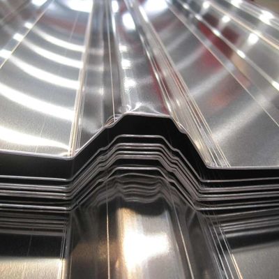 La demanda caliente es regular Spangle Plata de techo de hierro galvanizado con ancho y tamaños personalizados 600-1250mm