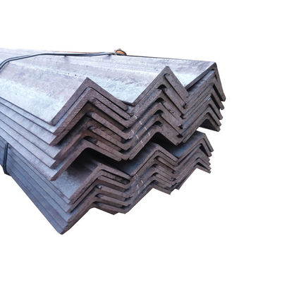 Ángulo de acero galvanizado con tolerancia igual al ± 1% Fabricado por fabricantes