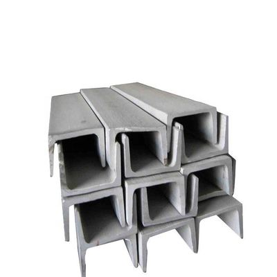 Materia prima Canal de acero inoxidable con superficie perforada y tolerancia precisa