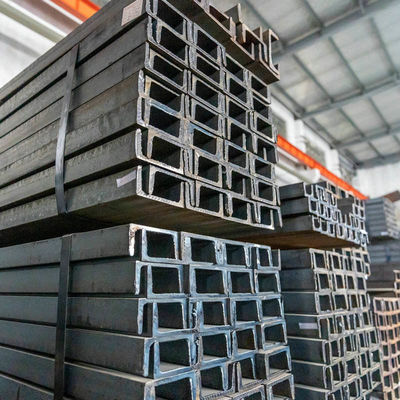 El acero de canal universal para proveedores de materiales de construcción está perforado y se puede personalizar